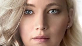 Passengers (2016) Pasazerowie 002 Jennifer Lawrence jako Aurora Lane