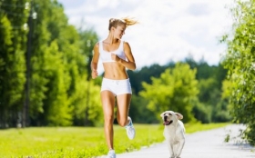 Bieganie, Jogging 076 Kobieta, Pies, Drzewa