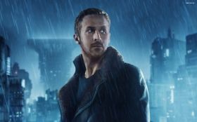 Blade Runner 2049 (2017) 014 Ryan Gosling jako Oficer K