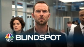 Blindspot Mapa zbrodni (2015) TV 004 Sullivan Stapleton jako Kurt Weller, Jaimie Alexander jako Jane Doe