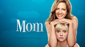 Mamuska (2013-) Mom Serial TV 002 Allison Janney jako Bonnie Plunkett, Anna Faris jako Christy Plunkett