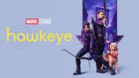 Hawkeye (Serial TV 2021) 003 Jeremy Renner jako Hawkeye (Clint Barton), Hailee Steinfeld jako Kate Bishop, Lucky the Pizza Dog
