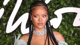 Rihanna 142 2019