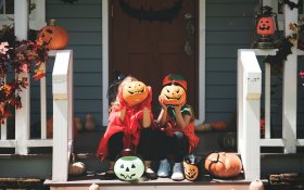 Halloween 301 Dzieci, Kostiumy, Dynie, Dom, Schody