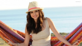 Selena Gomez 070