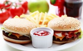 Hamburger 005 Fast food, Sos, Frytki, Pomidory